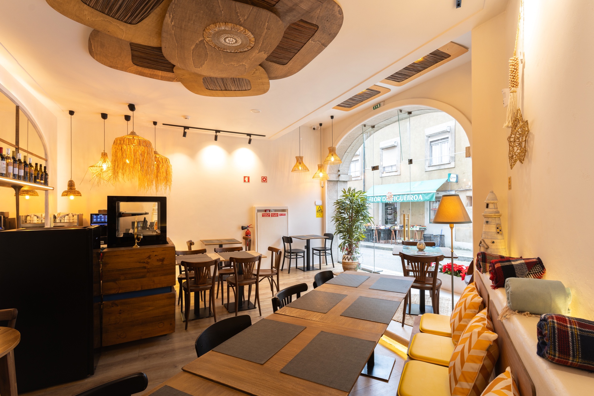 Restaurant interior SFR51673.jpg