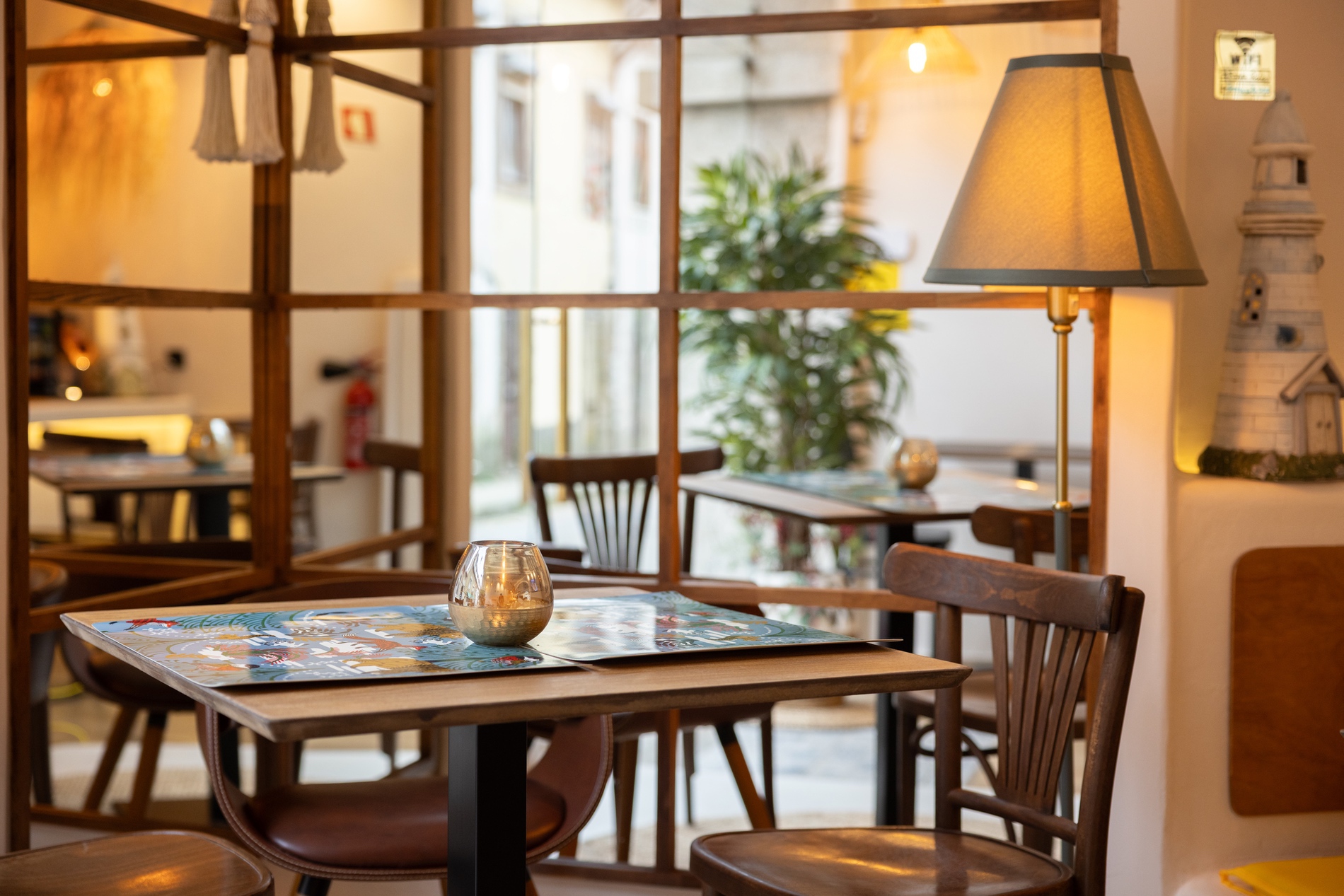 Restaurant interior SFR51738.jpg